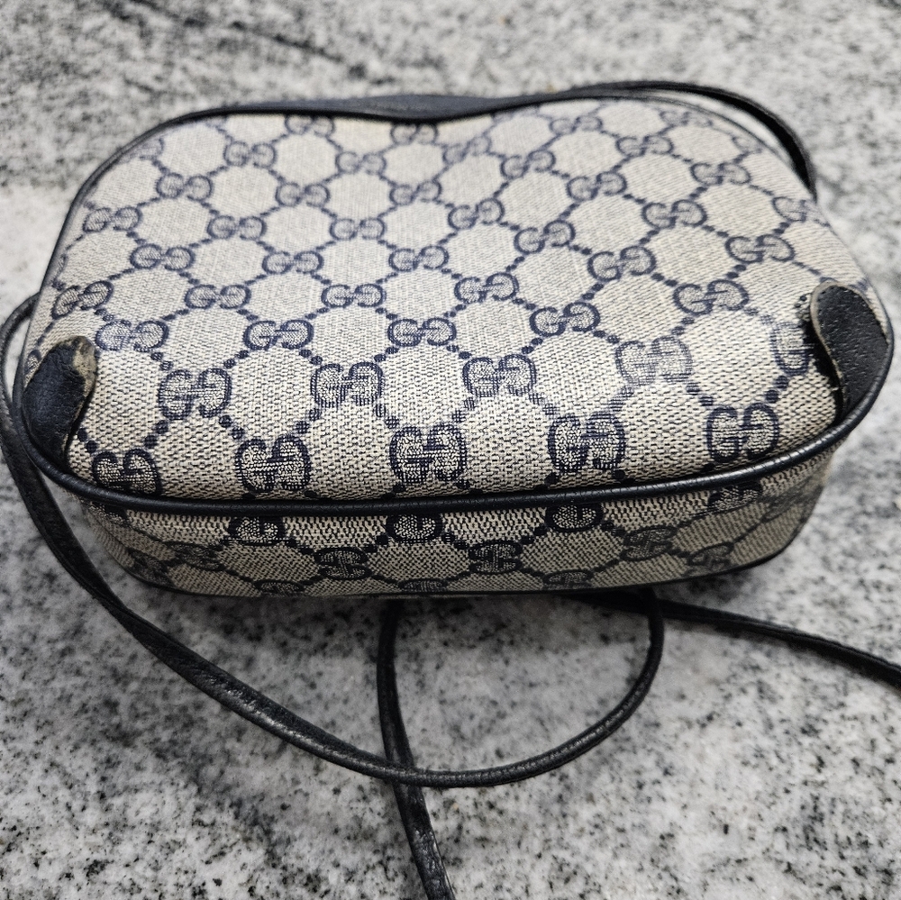 Vintage Gucci crossbody small purse - Picture 3 of 6